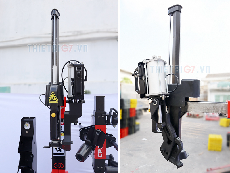 Máy trang bị bộ móc lốp tự động không cần lơ via. Máy trang bị bộ móc lốp tự động không cần lơ via.