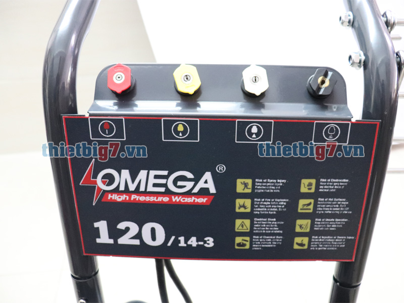 Bốn béc phun kèm theo máy rửa xe cao áp Omega 120bar