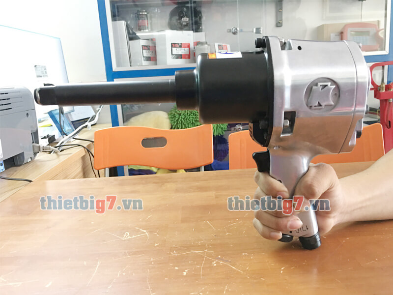 Hình thực tế súng xiết bu lông 3/4 inch Kuani KI-22-6 Hình thực tế súng xiết bu lông 3/4 inch Kuani KI-22-6