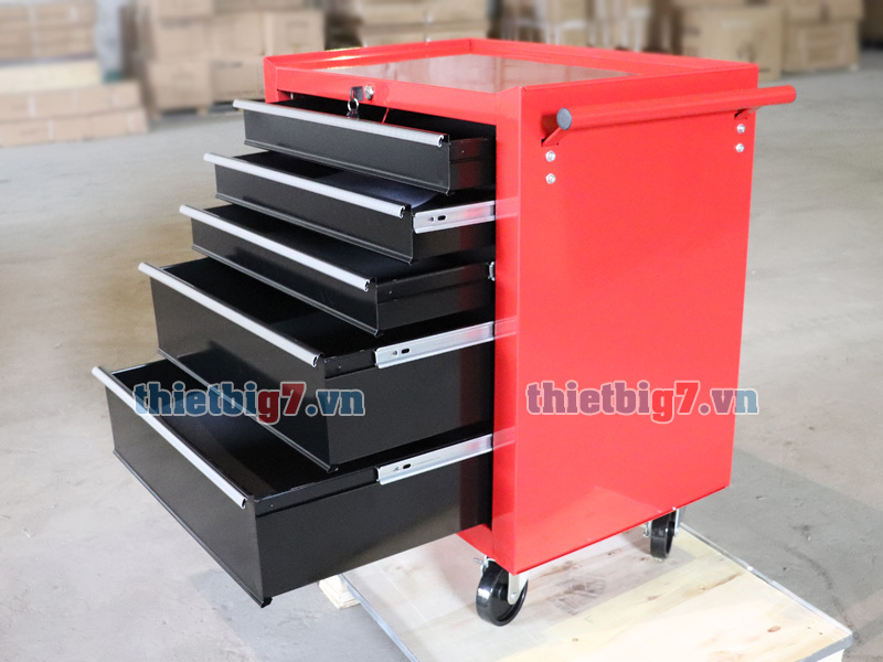 Từng ngăn tủ có lót thảm chống trày và va đập Từng ngăn tủ có lót thảm chống trày và va đập