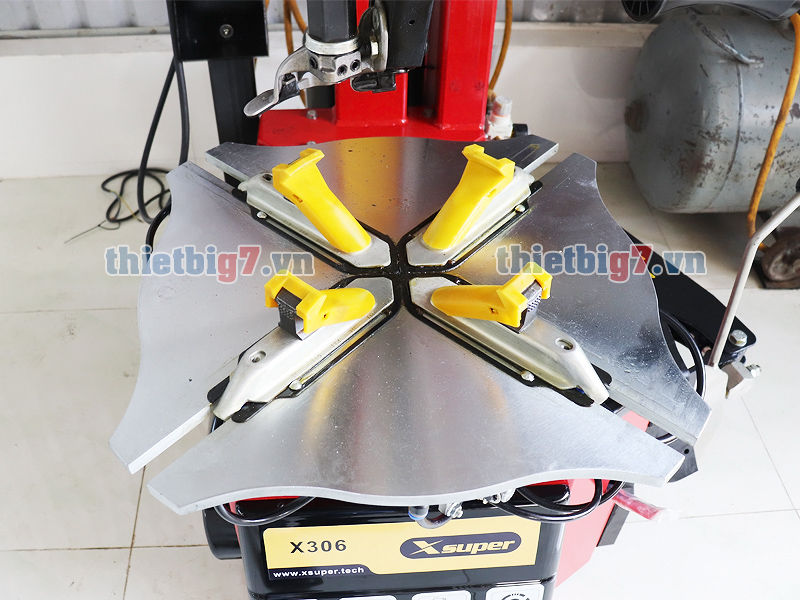 Mâm kẹp 10-24" Mâm kẹp 10-24"