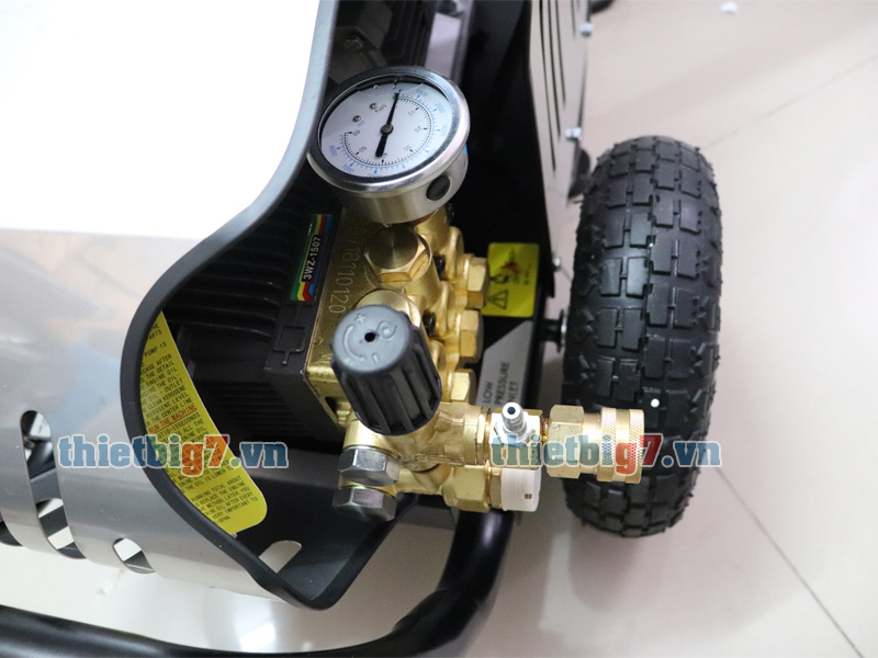 Đầu phun cao áp, đồng hồ báo áp lực của máy rửa xe omega 150bar Đầu phun cao áp, đồng hồ báo áp lực